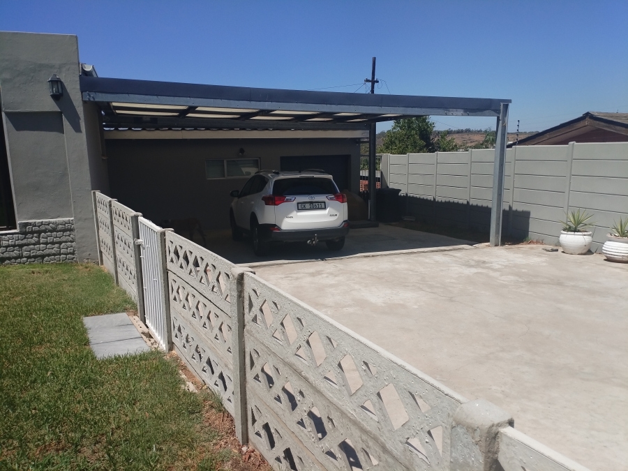 3 Bedroom Property for Sale in Amandelrug Western Cape